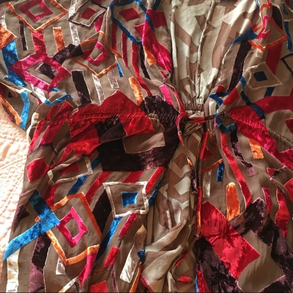 ISO Alice + Olivia top size small or medium - Picture 2 of 2